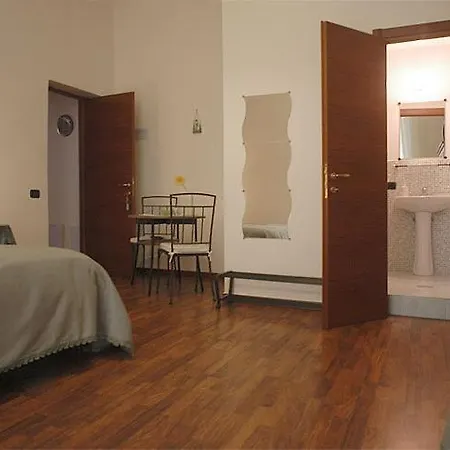 Napolibed Bed & Breakfast 3*